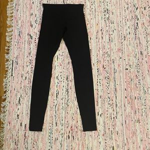 Low rise Lululemon wunder under leggings